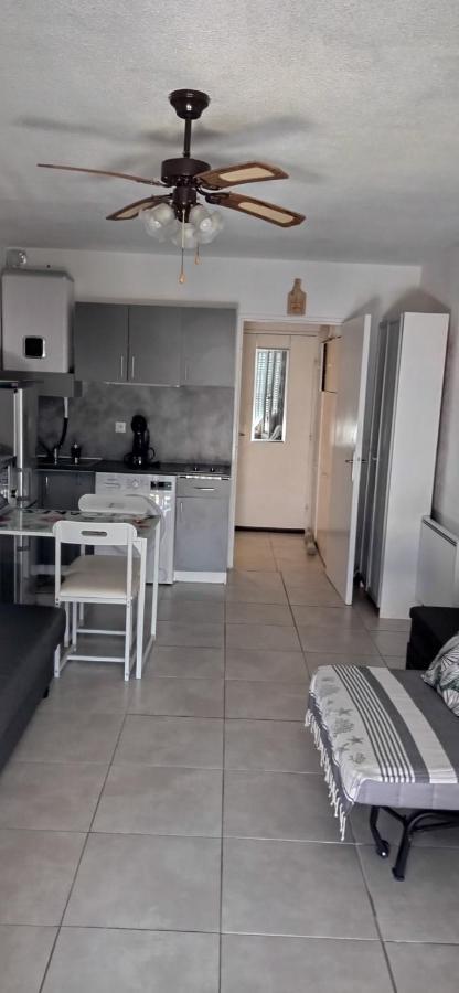 Sur Le Port, Studio Avec Vue Sur La Marina Apartment Gruissan Exterior foto
