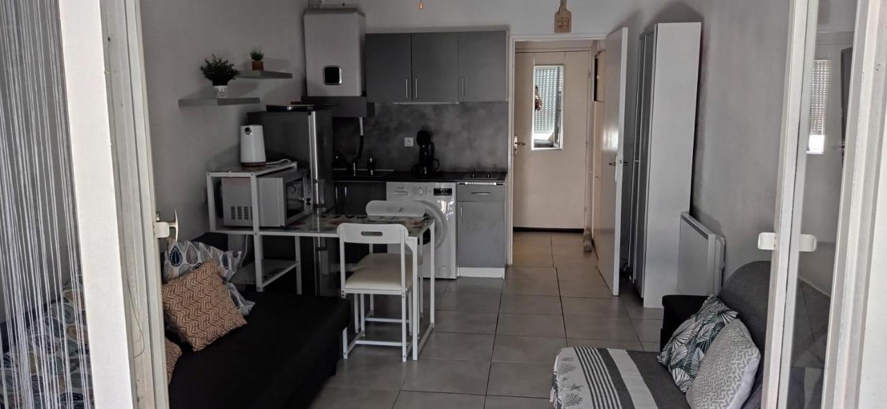 Sur Le Port, Studio Avec Vue Sur La Marina Apartment Gruissan Exterior foto